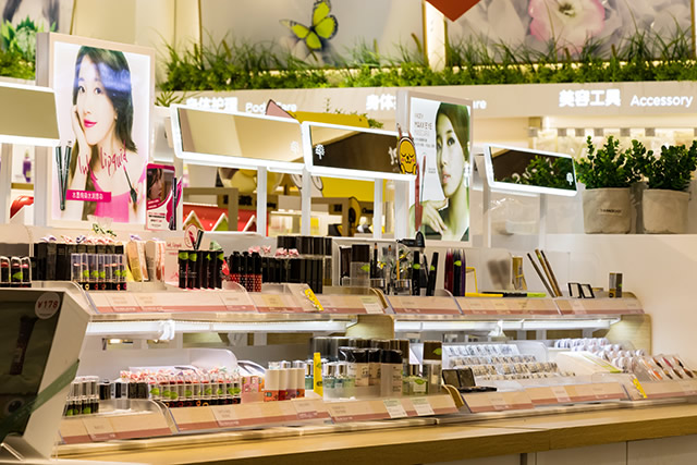 创业分析丨美妆品加盟，开美妆化妆品店加盟要花多少钱？自己开店花多少钱？